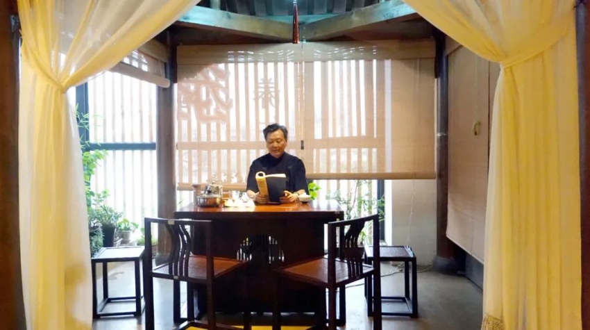 1.十年磨一劍，通過自學(xué)，任用霖從門外漢成了國學(xué)通。西充縣煙草專賣局供圖