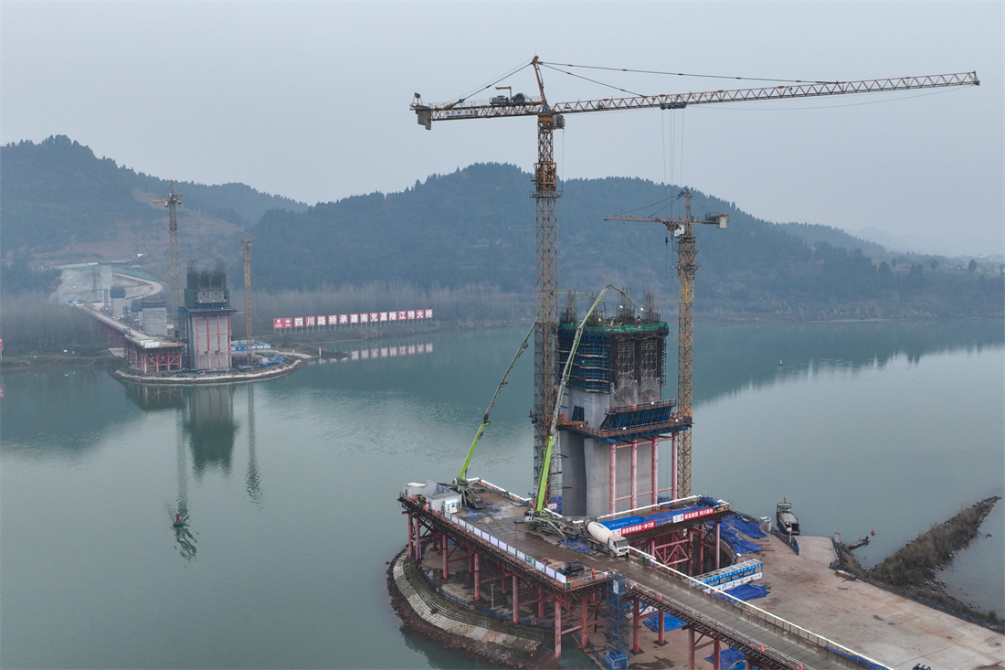 成達(dá)萬(wàn)高鐵嘉陵江特大橋.jpg
